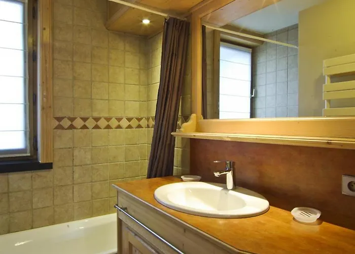 Bel 3 Etoiles Avec Parking Et Wifi, Proche Pistes A - Fr-1-343-168 Apartment *